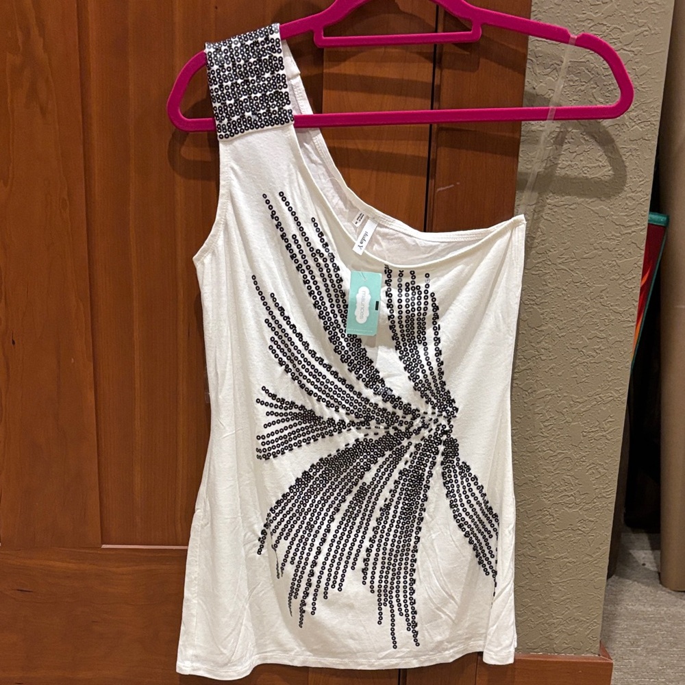 NWT Maurice’s studio Y One Shoulder Sequins Shirt Size Small Super Soft